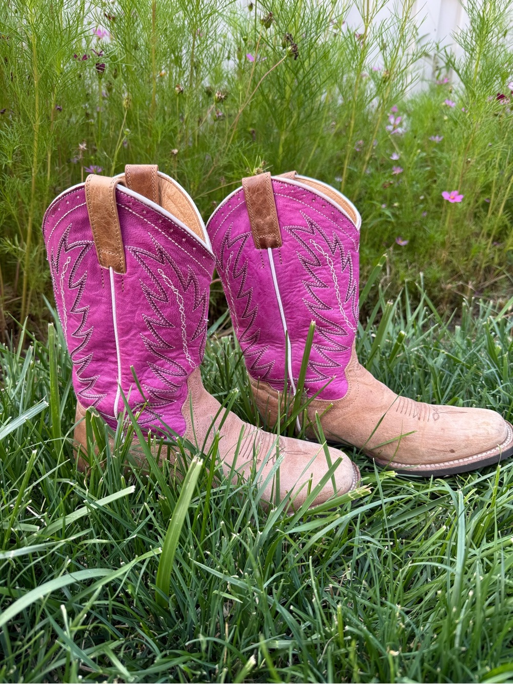 Shyanne pink and tan cowboy square toe boots made in Mexico size 7W